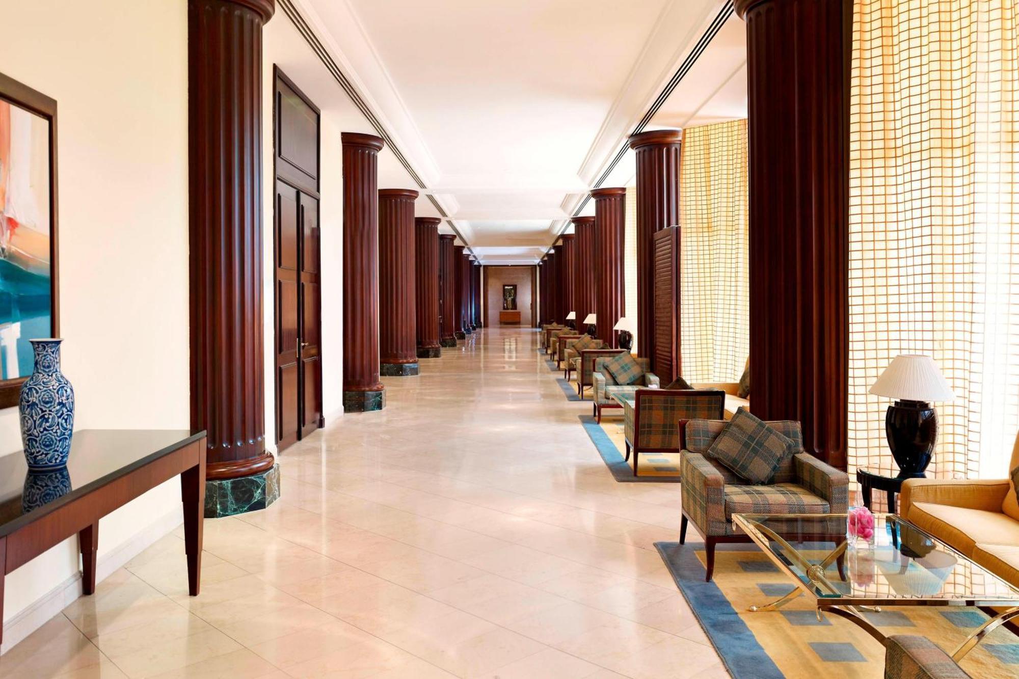 Le Meridien Al Khobar Exteriör bild The Concourse