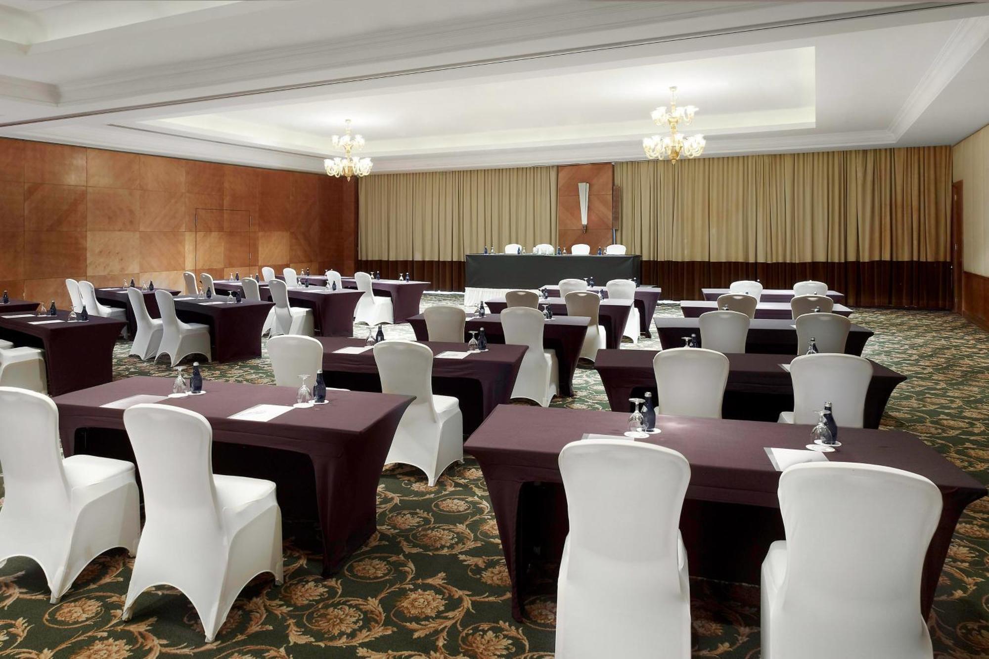 Le Meridien Al Khobar Exteriör bild Meeting room