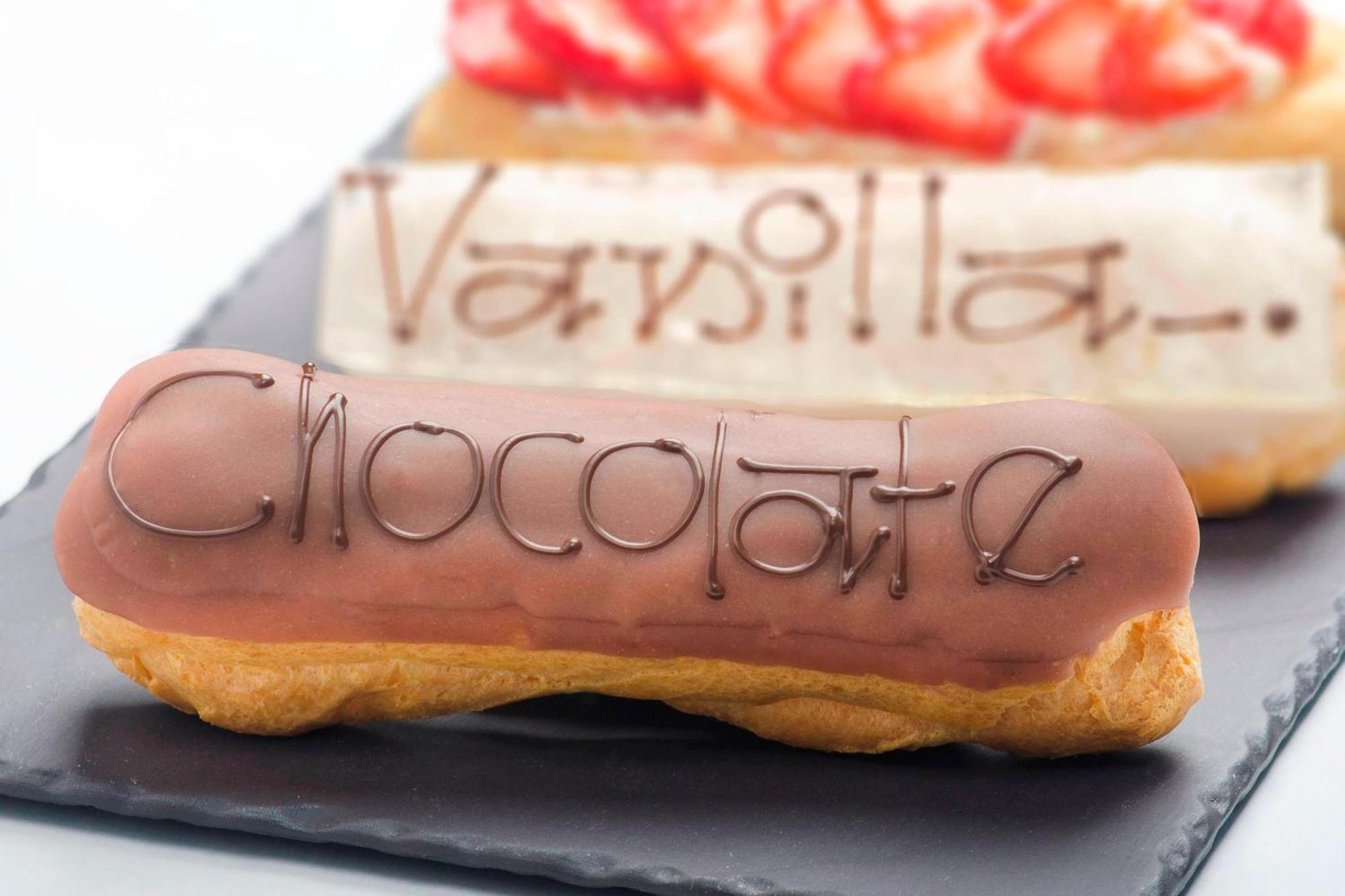 Le Meridien Al Khobar Exteriör bild Chocolate eclair
