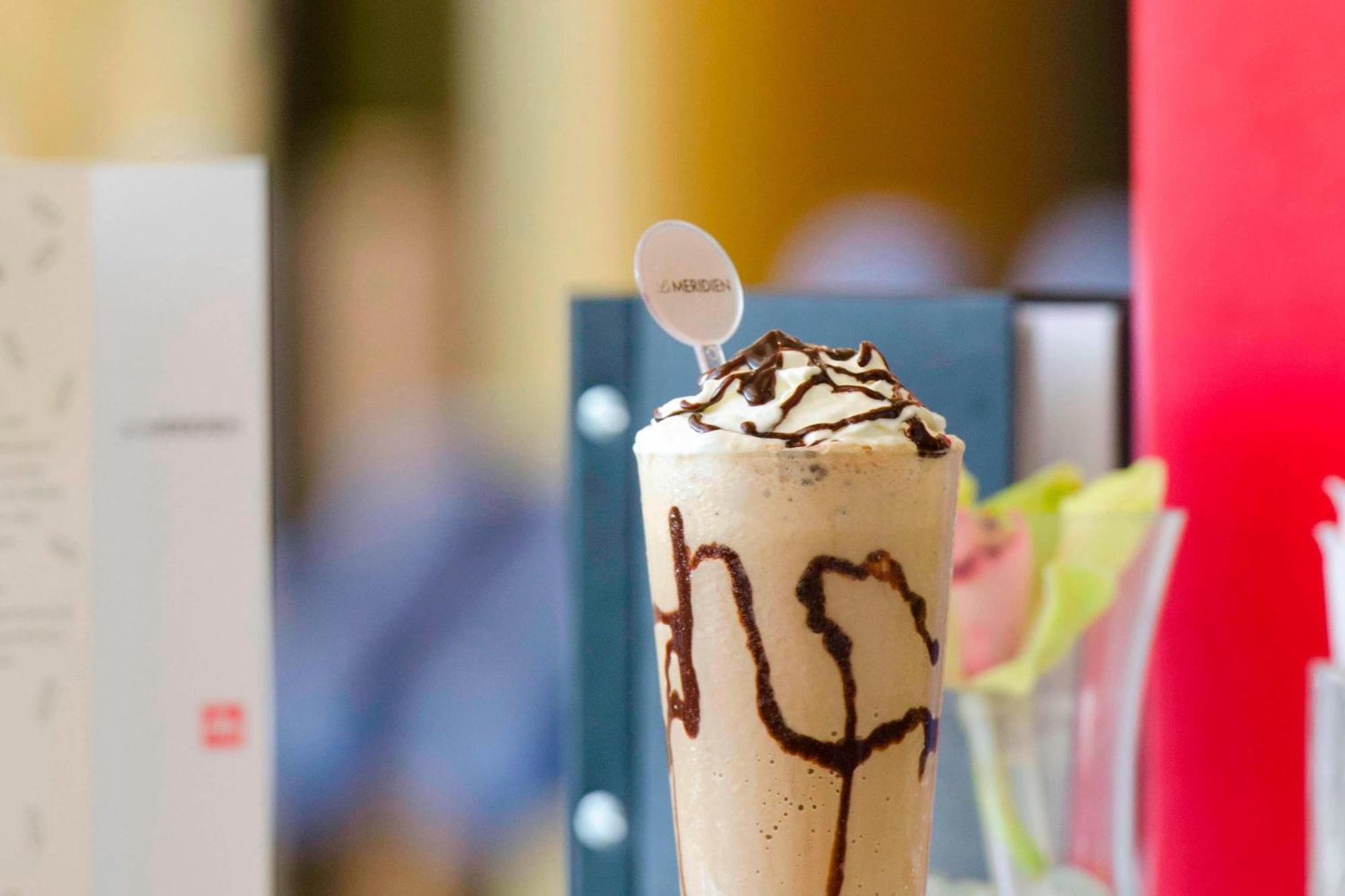 Le Meridien Al Khobar Exteriör bild A coffee frappe